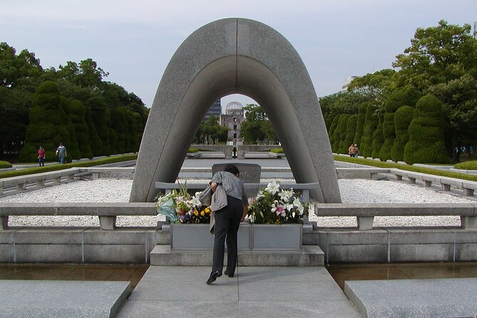 1-Day Private Sightseeing Tour in Hiroshima and Miyajima Island - Beginning at Hiroshima Peace Memorial Park