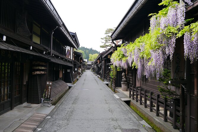 1-Day Shirakawago & Takayama Tour (Round Trip from Kanazawa) - Why this Kanazawa day trip works