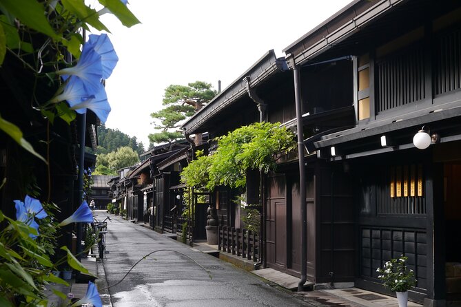 1-Day Shirakawago & Takayama Tour (Round Trip from Kanazawa) - Shirakawago: 2 hours and 30 minutes among thatched roofs