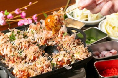 1 Day Takoyaki Making and Osaka Castle Walking Tour