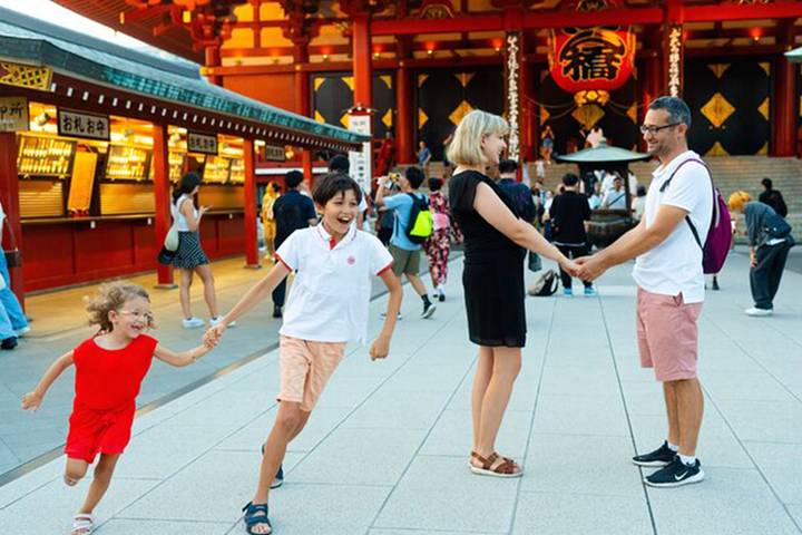 10 Days Japan Essential Family Tour with Kids (private Spanish guide & driver) by UME Travel - Day 6: Hakone’s lake and volcanic valley, then Osaka