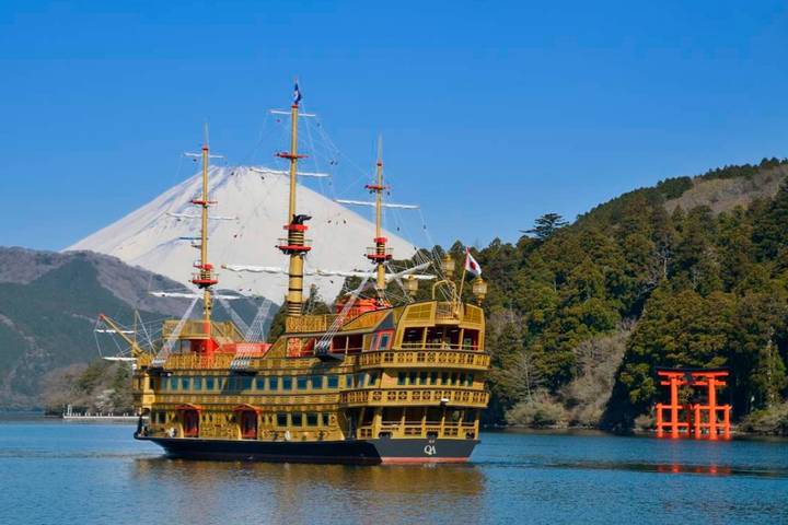 13 Day Central Japan Cherry Blossom Festival by UME Travel Review - Hiroshima and Miyajima: remembrance and a shrine by the sea