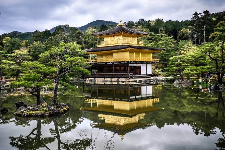 15 Days Japan Autumn Castles Expedition by UME Travel - Tokyo to Osaka Review - Tokyo begins with shrine paths and garden color