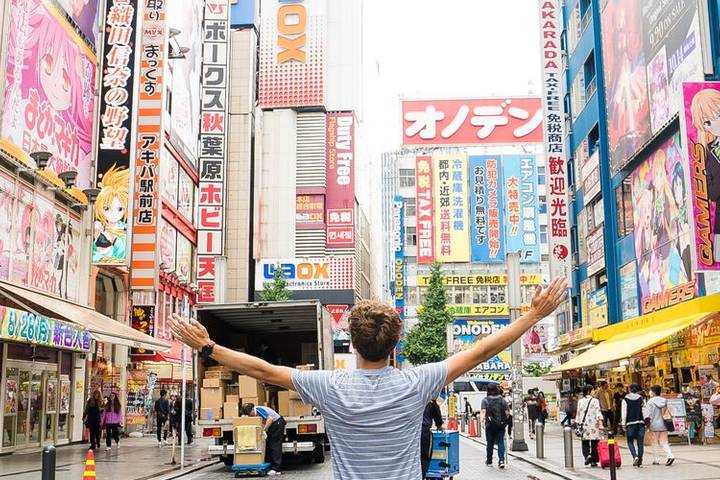 18 to 35s Essential Japan by Intrepid Travel - 10-Day Tour Review - Kyoto’s Gion lanes and Fushimi Inari gates