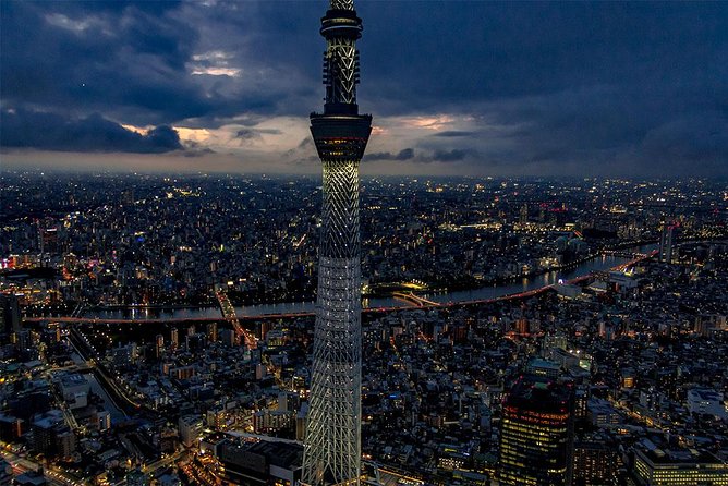 25-Min Downtown Helicopter Tour : Tokyo Skytree and Tokyo Tower - Weather, weight limits, and other practical details