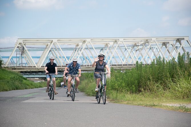 3-Hour Tokyo Private E-Bike Tour Starting from Your Hotel - Tokyo Tower and Zojoji: the classic view with extra angles