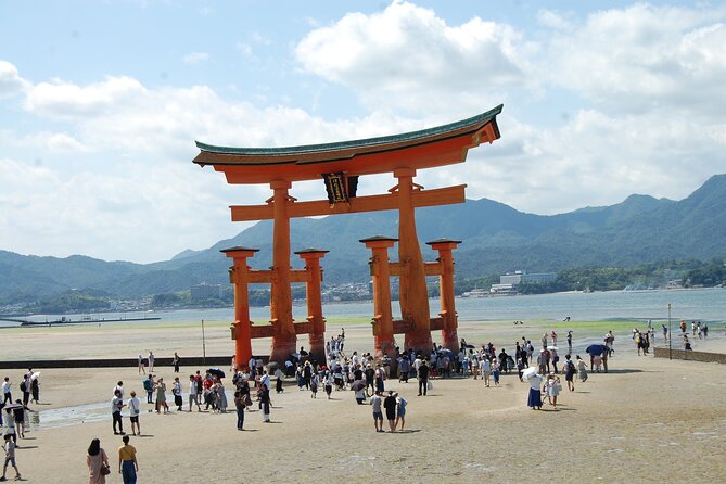 4 Hour Miyajima PRIVATE Tour - Tahōtō Pagoda and the quieter side of Miyajima