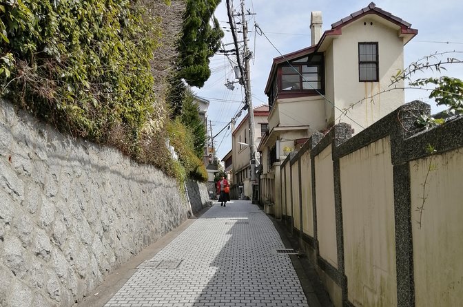 4-Hour Multicultural Kobe Walking Tour with Genuine Kobe Beef - Kobe Muslim Mosque and the city’s layered story