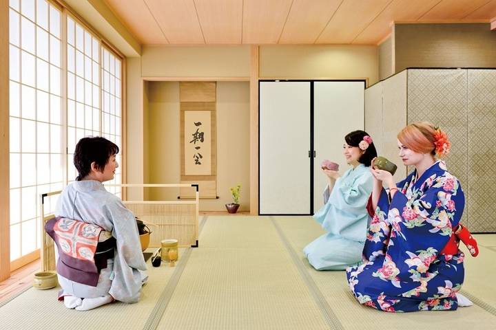 7 Days Japan's Cultural & Thrilling Family Adventures by UME Travel Review - Day 1: A private pickup eases you into Tokyo