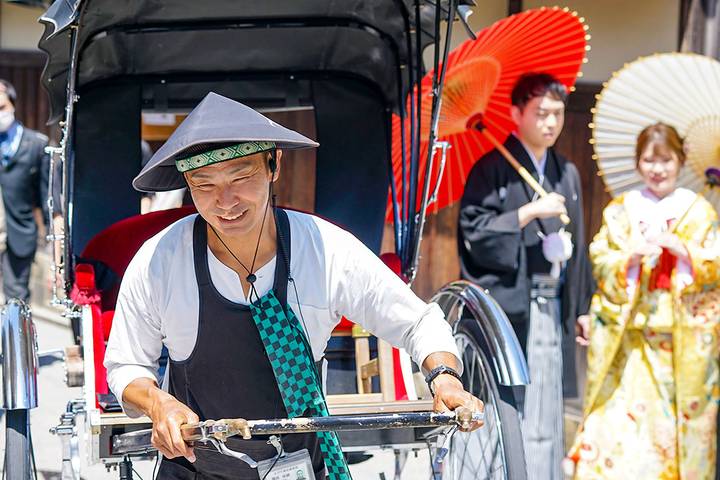 8-Day Japan Premium Mini Group Tour with 3/4 Stars Hotels by Agate Travel - Nijo Castle and Osaka after dark