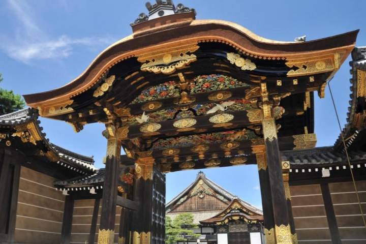 8 Days Best Of Japan Family Small Group by UME Travel Review - Kyoto: gold leaf, torii gates and old lanes