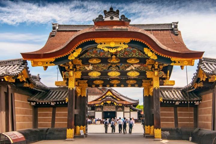 9 Days In Depth Cultural Japan Small Group Tour by UME Travel Review - Tokyo’s shrines, crossing and market