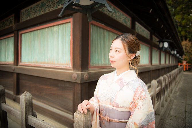 A Privately Guided Photoshoot in Beautiful Kyoto by a Pro - Higashiyama’s Best Mix of City and Green Space