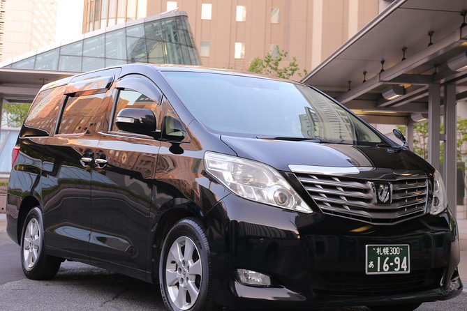 [Airport Transfer] Smoothly move between Sapporo and New Chitose Airport with a private car! one way - Meeting Your Driver at New Chitose Airport