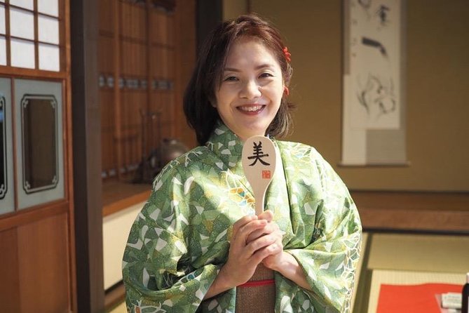 An Amazing set of Cultural experience: Kimono, Tea Ceremony and Calligraphy - Learning tea ceremony manners at the temple