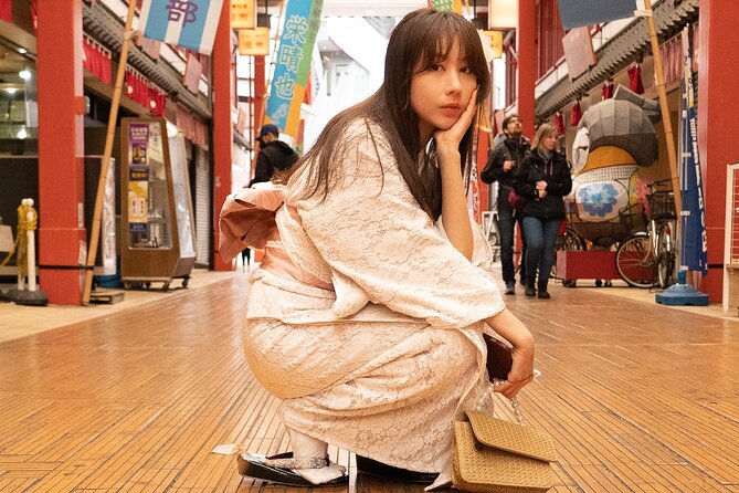 Asakusa Personal Video & Photo with Kimono - Meeting at Kaminarimon and getting ready to film