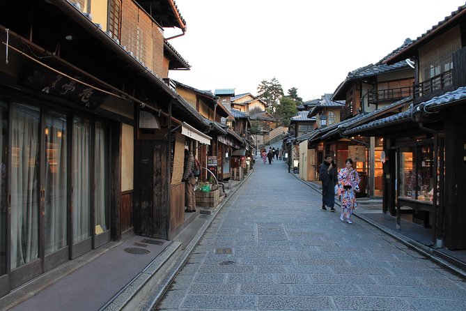 Authentic Kyoto Tea Ceremony: Camellia Flower Teahouse - Seasonal sweets and the taste of matcha