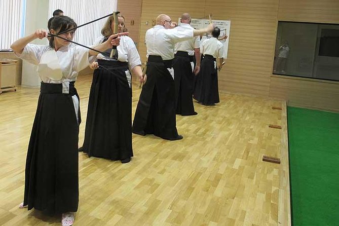 Authentic Kyudo Japanese Archery Experience in Tokyo - Meeting at Tokyo Station, then heading to the hall