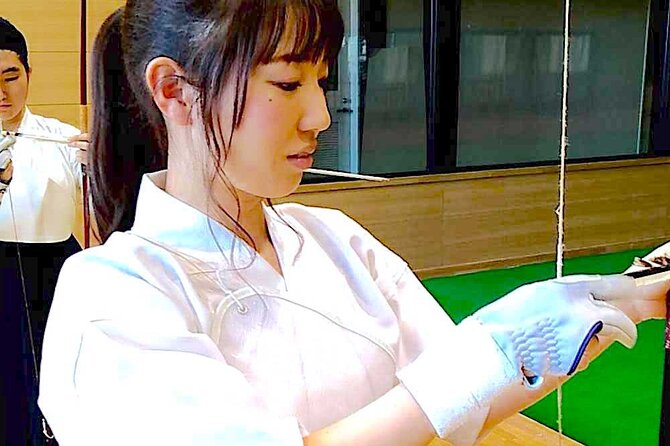 Authentic Kyudo Japanese Archery Experience in Tokyo - Starting close to the straw bale target