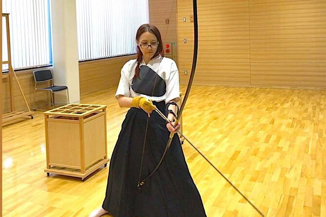 Authentic Kyudo Japanese Archery Experience in Tokyo - Moving to the range and trying for the target
