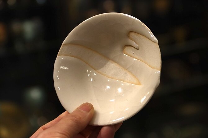 Authentic Pure Gold Kintsugi Workshop with Master Taku in Tokyo - Option A: traditional gold kintsugi in 110 minutes