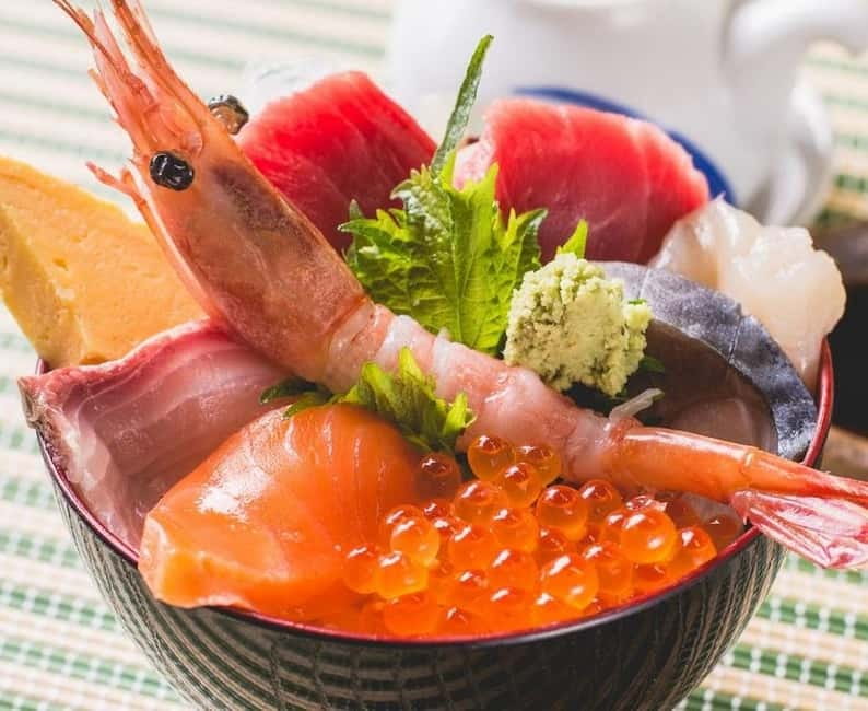Authentic Sapporo: Nijo Market Seafood Lunch & History Tour - Why this short Sapporo tour works