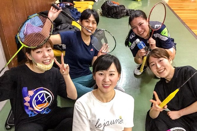 Badminton in Osaka & Kyoto with Locals! - Equipment, showers, and the shoe rule
