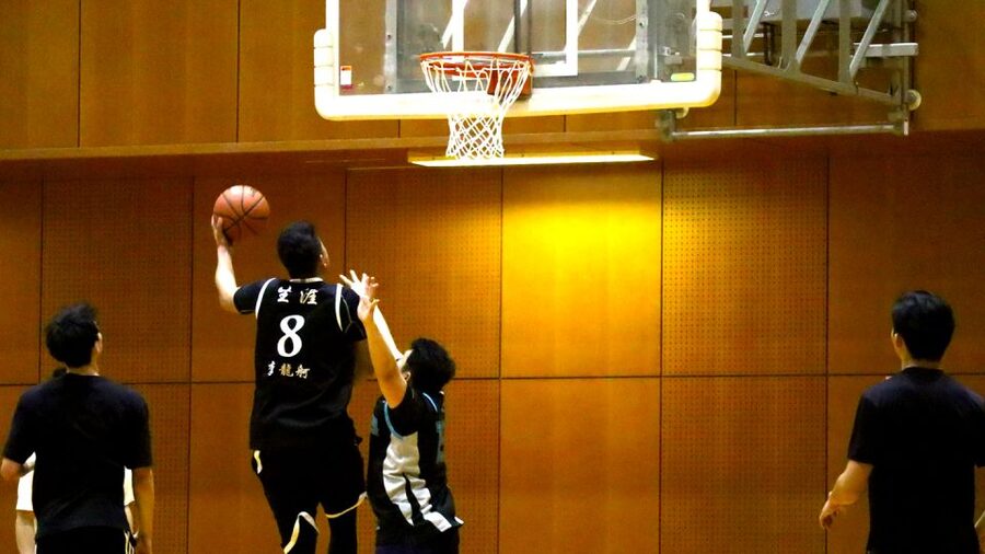Basketball in Osaka with local players! - Who will enjoy this most