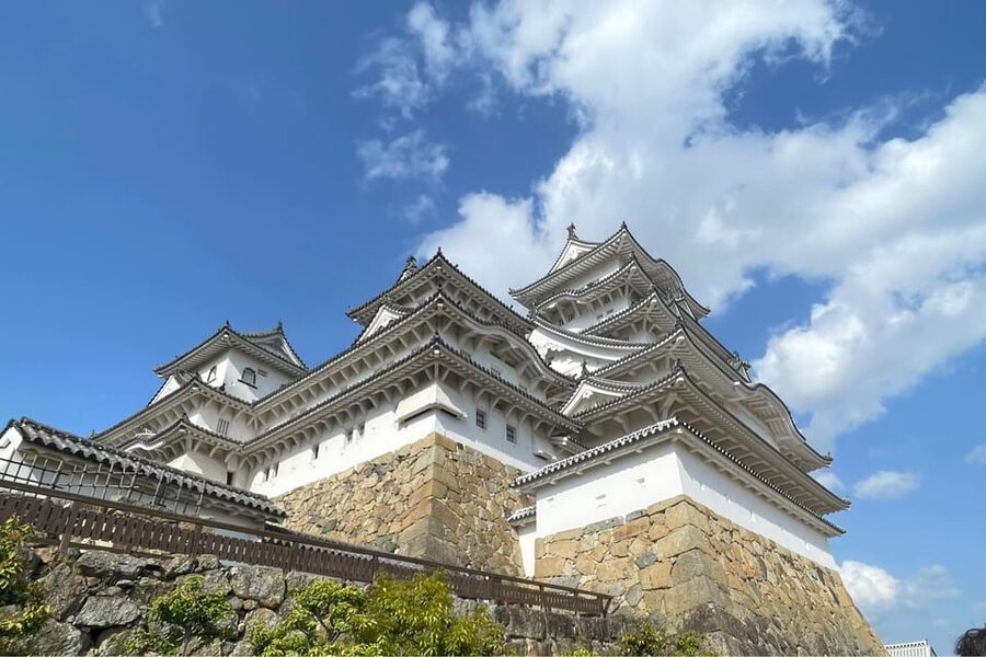 Best of Himeji Castle: 3hr Tour with Licensed Guide - Meeting your guide at Himeji Station or Sakuramon Bridge