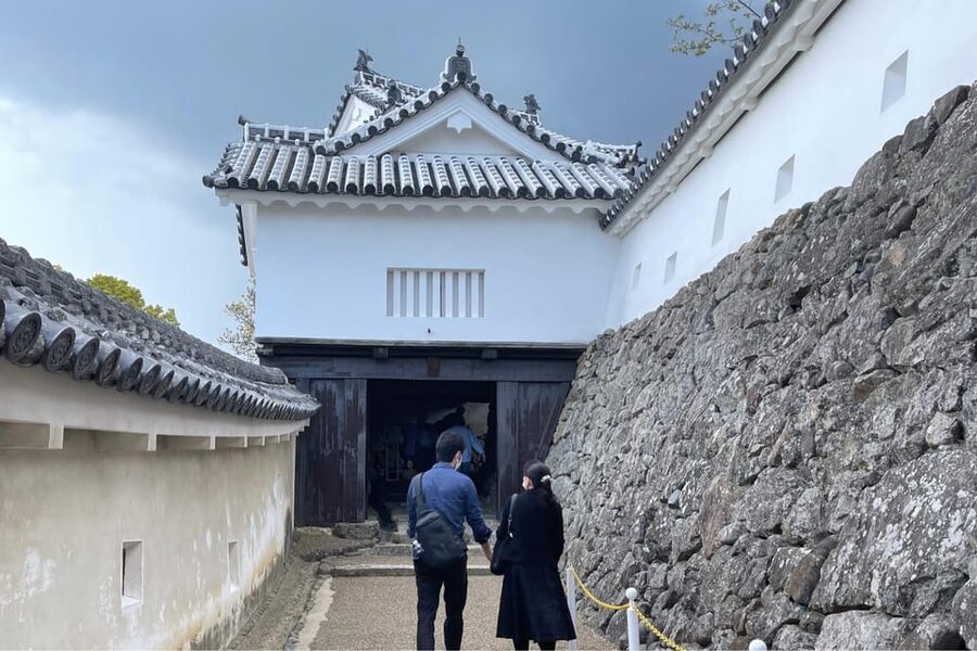 Best of Himeji Castle: 3hr Tour with Licensed Guide - Koko-en Gardens: 35 minutes of calm after the castle