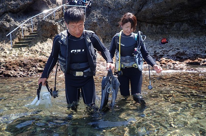 Blue Cave Area Experience Diving!Free feeding & photo images Chinese guide available!1 group with a dedicated instructor - Health rules and timing matter