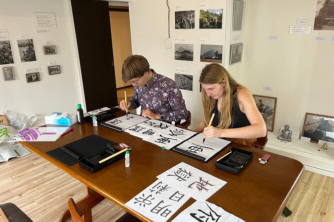 Calligraphy Class for Beginners in a Century-old Japanese House - A patient lesson for first-time brush users