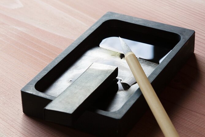 Calligraphy Workshop in Namba, Dotonbori - Finding the class in Nanbanaka