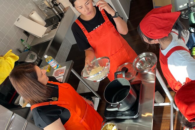 Cooking Ramen&Gyoza/KatsuCurry/Bento/Okonomiyaki+Store Tour@Osaka - Choosing between four Japanese dishes