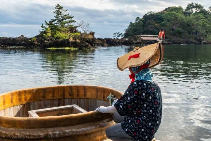 Cycle Japan by Explore! - 13-Day Kyoto to Tokyo Tour Review - Shirakawa-go brings the countryside into view