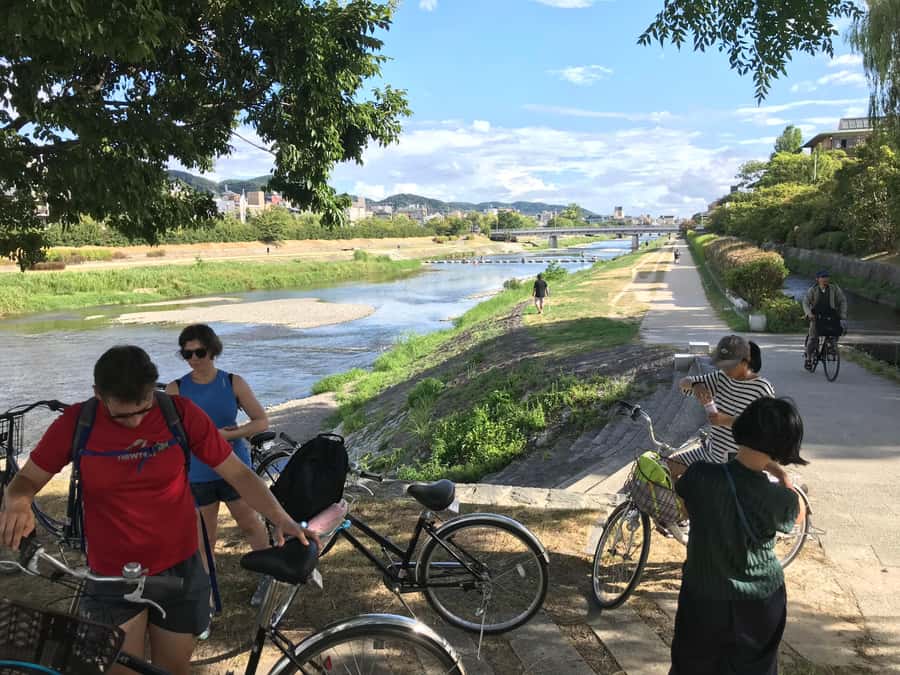 Cycle Kyoto's Hidden Gems & Gion Stroll - Gion and Pontocho after the bikes