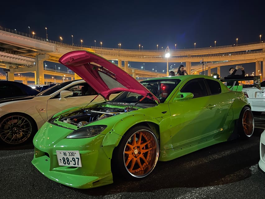 Daikoku Parking : going by this mini JDM - one customer only - Tatsumi 1st Parking Area: more time to look around
