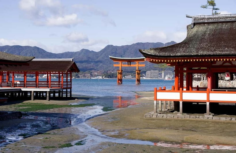 Day Trip to Hiroshima & Miyajima with Itsukushima Shrine - Why pair Miyajima with Hiroshima?