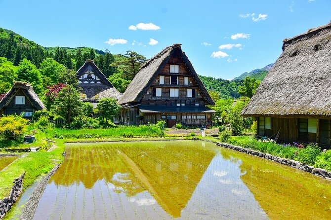 Departing from Takayama [Regular sightseeing bus] World Heritage Sites Shirakawago and Gokayama Ainokura - What the $64.80 price really buys you