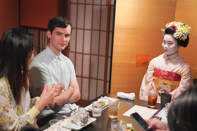 Dinner with Maiko in a Traditional Kyoto Style Restaurant Tour - The dance, games, and seating issue