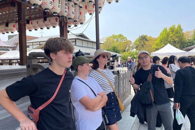 Discover Real Osaka: A Cultural Walk with Food & Drink - What private tours add