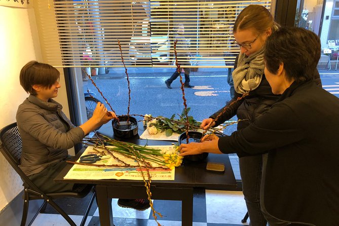 Discover the Art of Ikebana in Tokyo’s Historic Yanaka District - Learning from the Ikebana Master