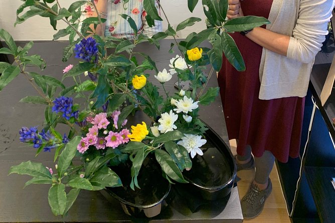 Discover the Art of Ikebana in Tokyo’s Historic Yanaka District - A Calm Class Above a Local Cafe