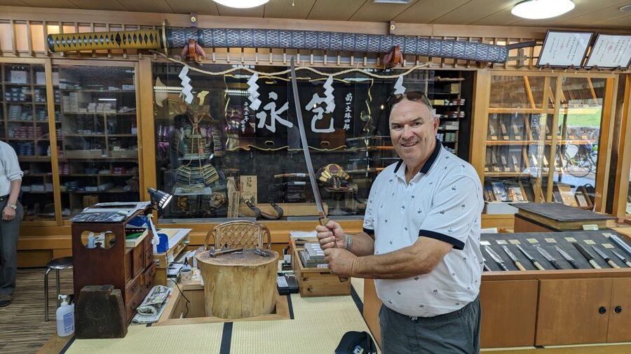 E-Bike Nara Highlights - Todaiji, Knives, Deer, Shrine - Nandaimon Gate and the first look at Todaiji