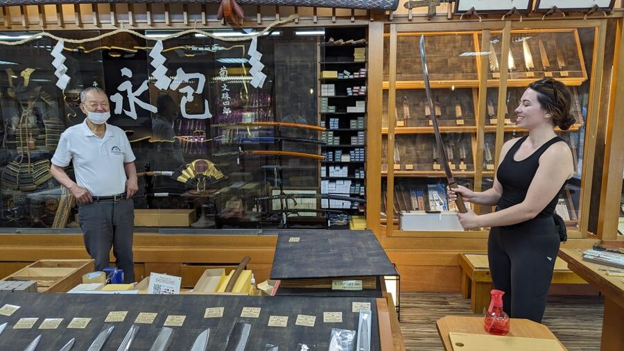 E-Bike Nara Highlights - Todaiji, Knives, Deer, Shrine - Japanese knives at Kikuichimonjushirokanenaga