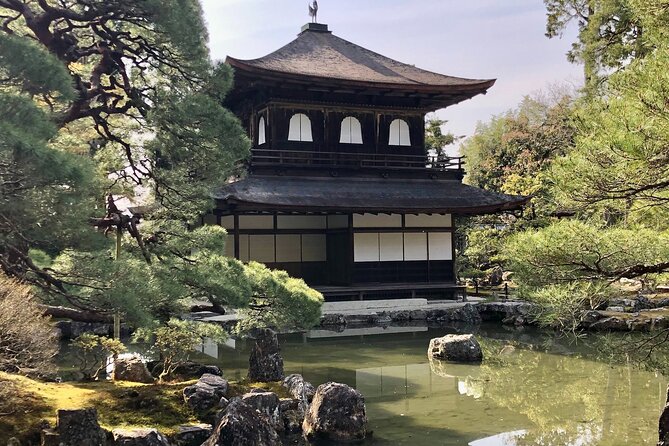 Early Bird E-biking through East Kyoto - Starting beside the river and reaching Fushimi Inari