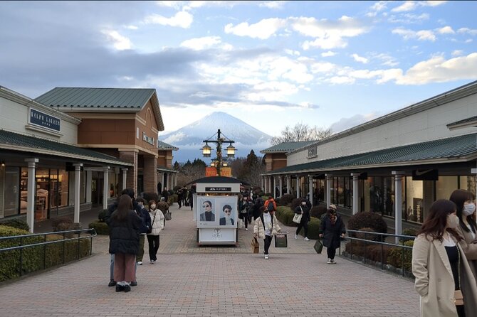 Enjoy Mt. Fuji View and free time shopping at Gotemba Outlets! - Oishi Park on the Kawaguchi Lakeside