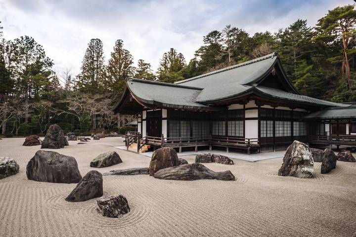 Eternal and Traditional Japan by Europamundo - 9-Day Tour Review - Day 6 through Gokayama and Shirakawa-go to Takayama