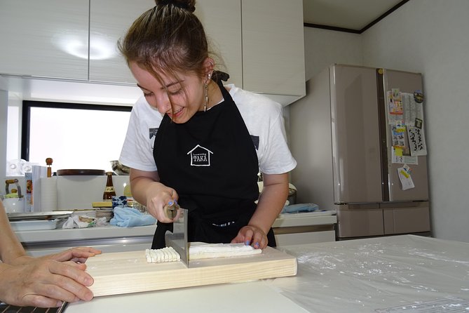 Experience all of Japanese culture and Japanese food experience classes "origami, udon, Japanese food, green tea, calligraphy" in 4 hours - Preparing sushi, gyoza, tempura, and Japanese small plates