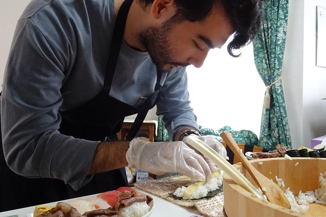 Experience all of Japanese culture and Japanese food experience classes "origami, udon, Japanese food, green tea, calligraphy" in 4 hours - Matcha and Japanese sweets slow the pace